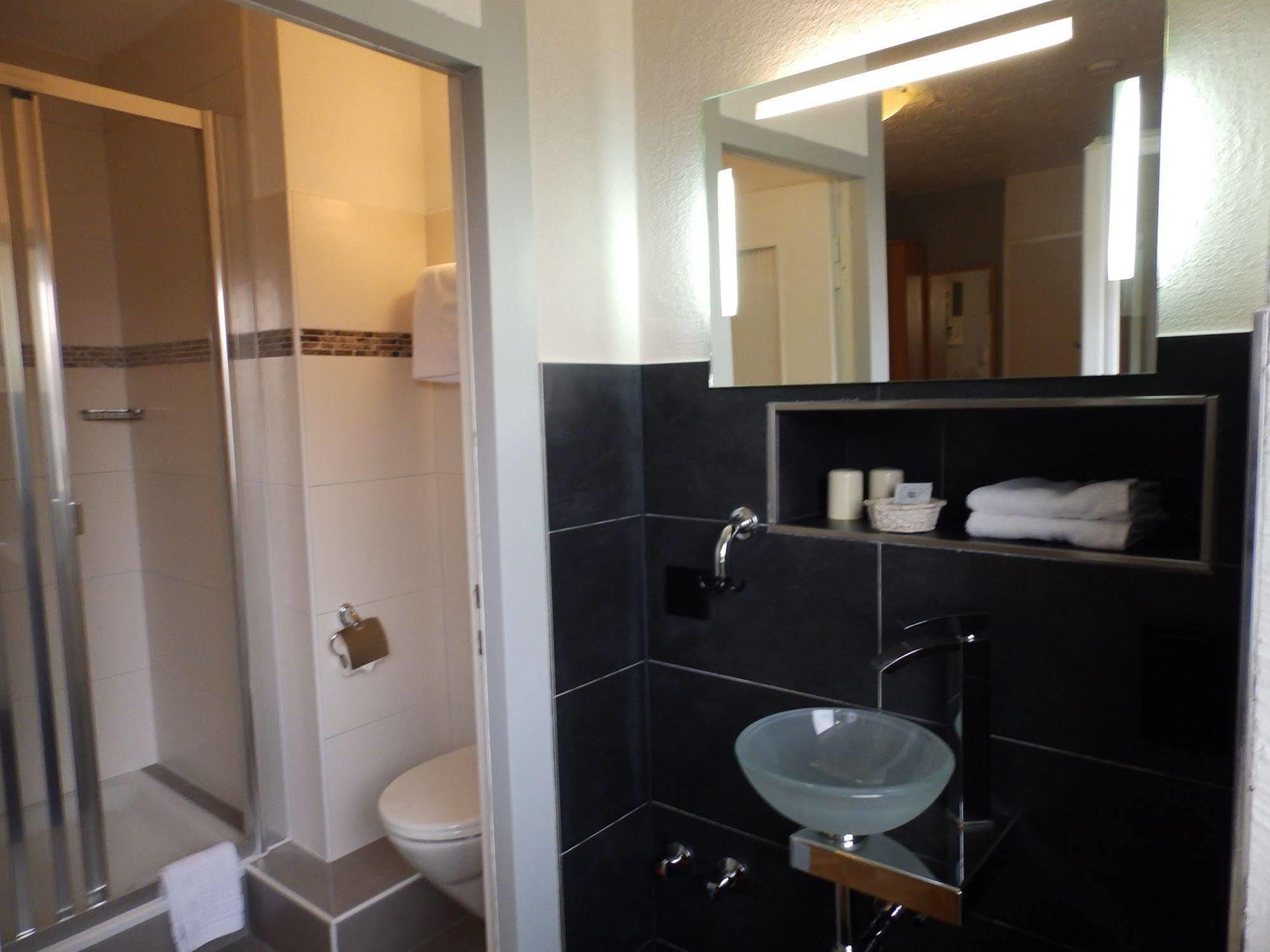 H41 Inn Hotel Garni Freiburg (Adults Only) Gundelfingen  Buitenkant foto
